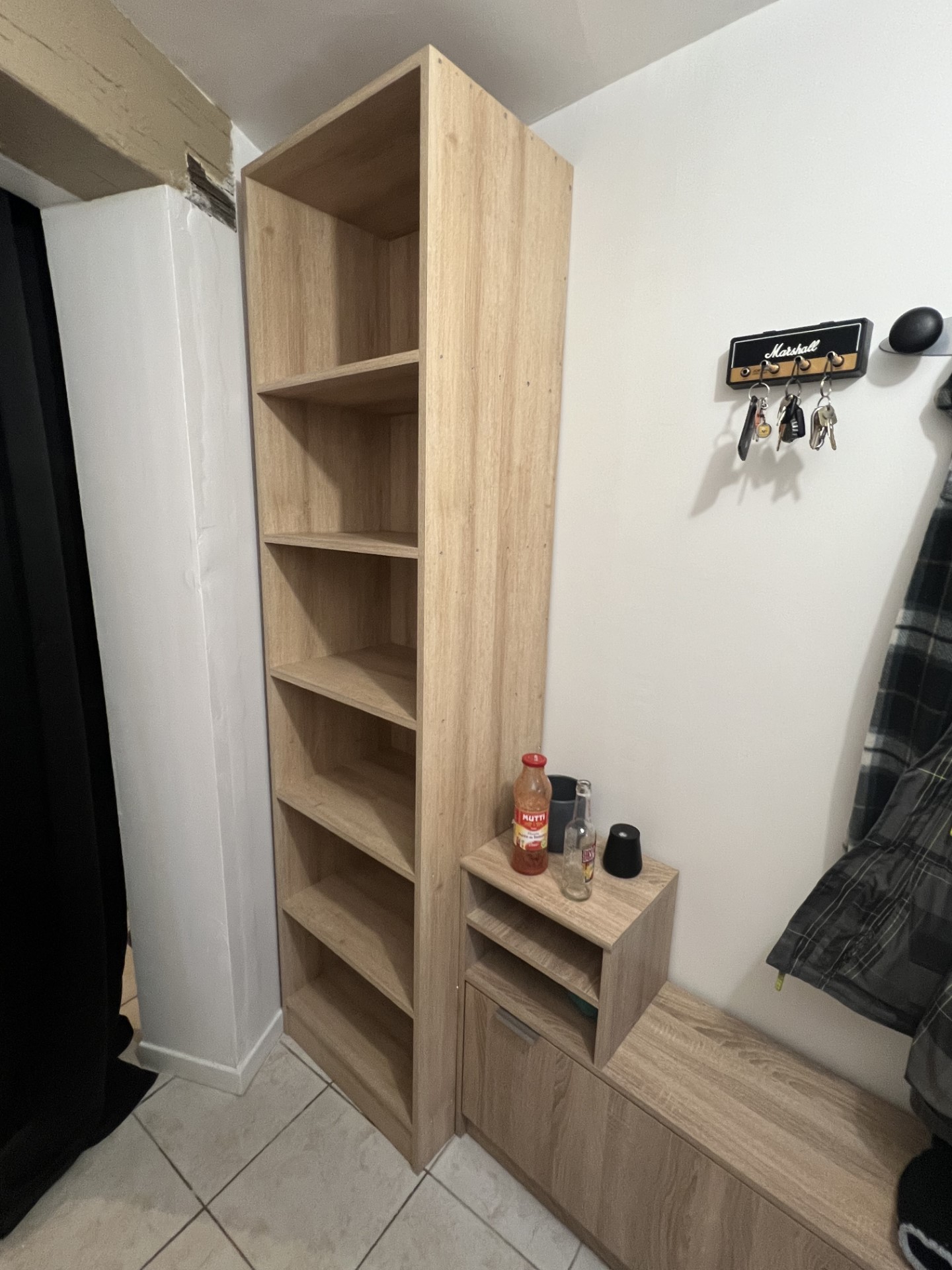 Meuble d’entrée en chêne pour chaussure