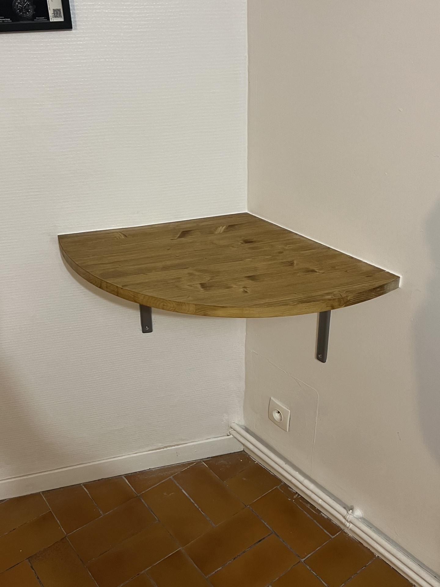 Tablette ronde d’angle