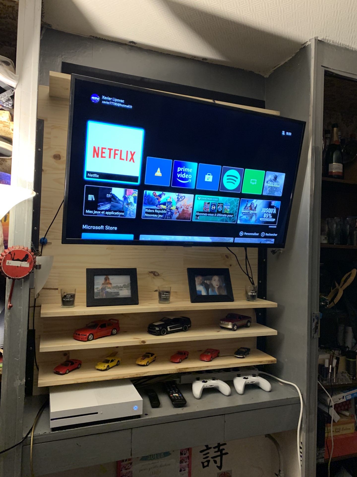 Meuble Tablette et TV suspendu sur bras