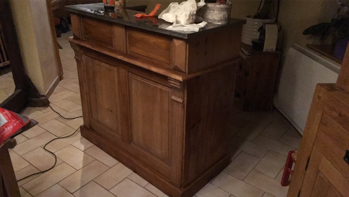 Restauration de bar en petit bois et plateaux argent